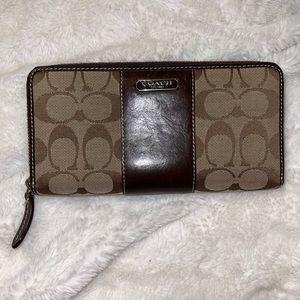 Coach classic tan optic zip wallet with lavender interior